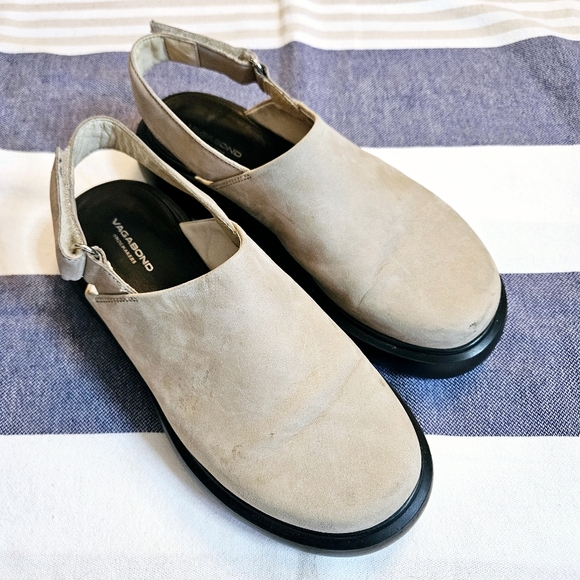 Vagabond Shoes - Vagabond Beige Suede Slingback Clogs